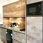 100m2 , Ideal Fuer Business & Familien, Tiefgarage, Naehe Regensburg Neutraubling